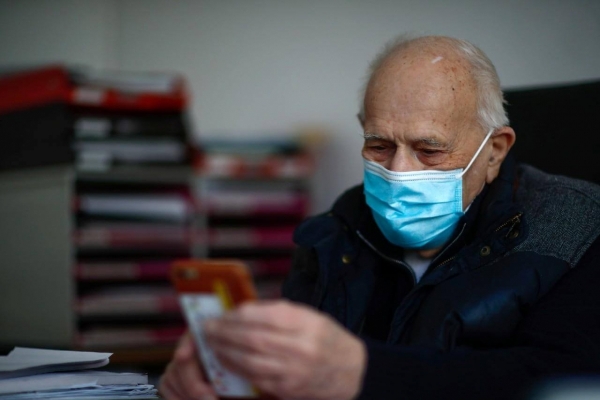Coronavirus: El Dr. Christian Chenay con 99 años trata a pacientes en plena pandemia