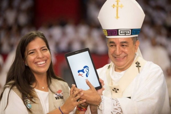 La ternura y su devoción a la Virgen guiaron la mano de la diseñadora de la JMJ de Panamá La ternura y su devoción a la Virgen guiaron la mano de la diseñadora de la JMJ de Panamá