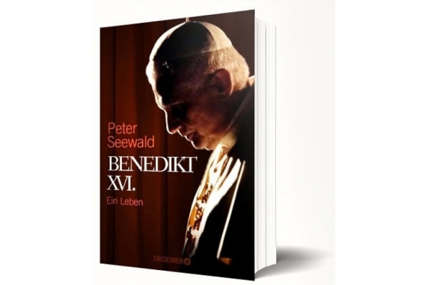 Benedicto XVI lamenta que La sociedad moderna está formulando un "credo anticristiano" 