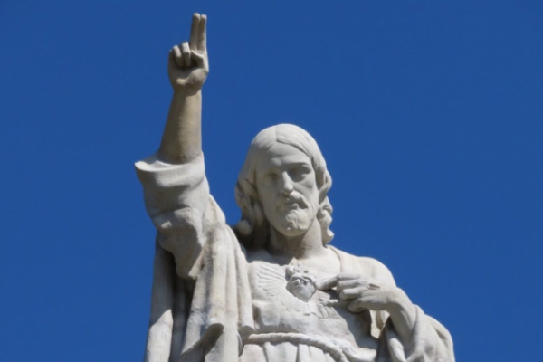 Centenario de la Consagración de España al Sagrado Corazón de Jesús Quienes peregrinen al Cerro de los Ángeles en Getafe pueden obtener la "Corazonada" del Centenario