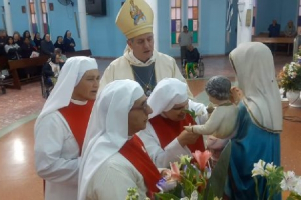 Emociónate con la renovación de la consagración de estas religiosas no videntes