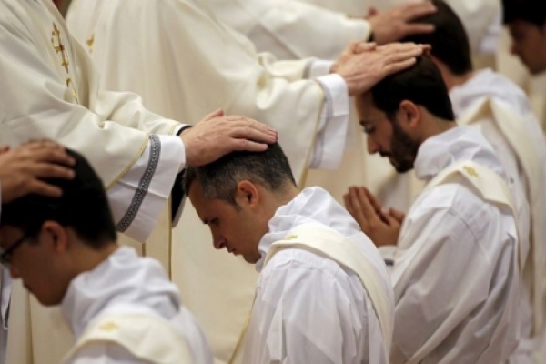 escocia_ordenacion_sacerdotes.jpg escocia_ordenacion_sacerdotes.jpg