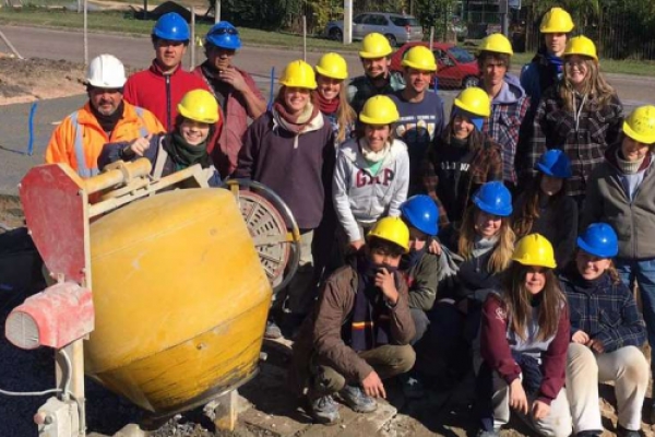 500 estudiantes de colegios jesuitas realizan voluntariado de invierno en Uruguay