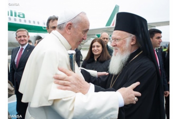 Francisco recibe a una delegación del Patriarcado de Constantinopla
