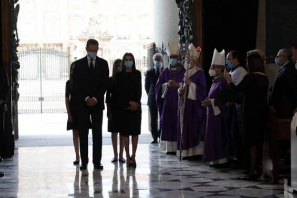 Solemne funeral por las víctimas del coronavirus con la presencia de los Reyes de España