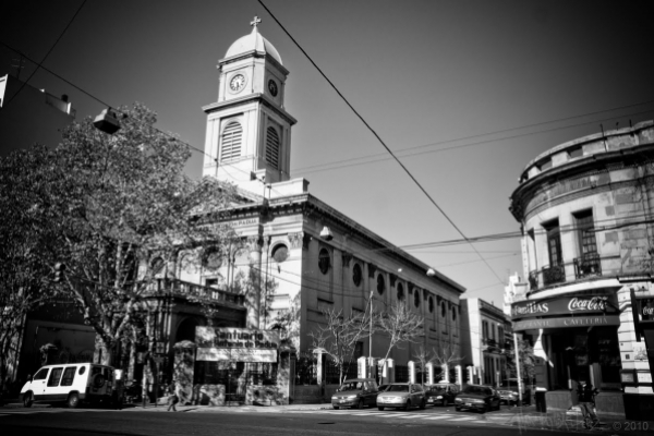 iglesia_san_antonio_de_padua_parque_patricios_argentina.jpg