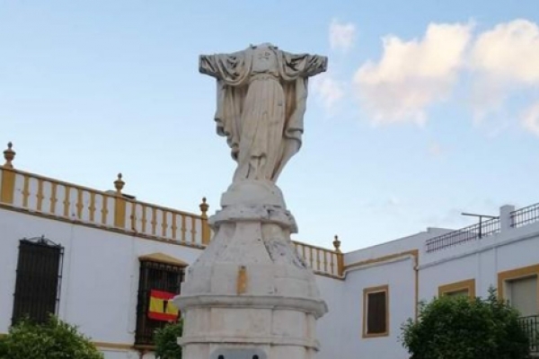 Ataque vandálico contra el monumento al Sagrado Corazón de La Roda de Andalucía