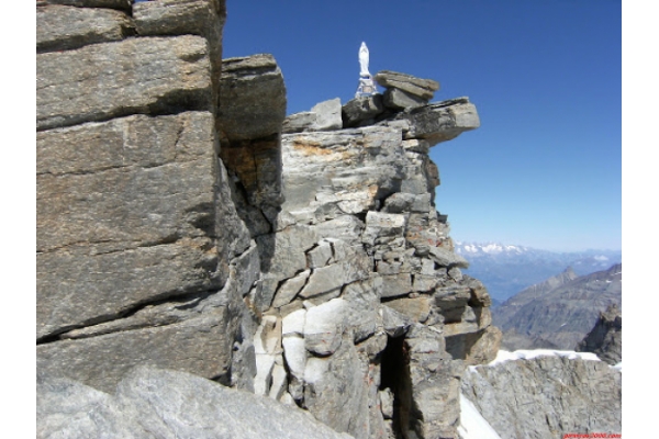 Don Pierino, un sacerdote enamorado de la Virgen y de la montaña que unió ambos amores 