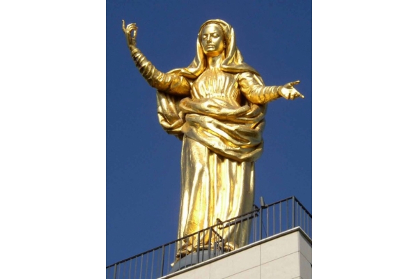 ¿Qué es esa luz que brilla en lo alto de un monte en Roma? Es la luz de la Madonnina