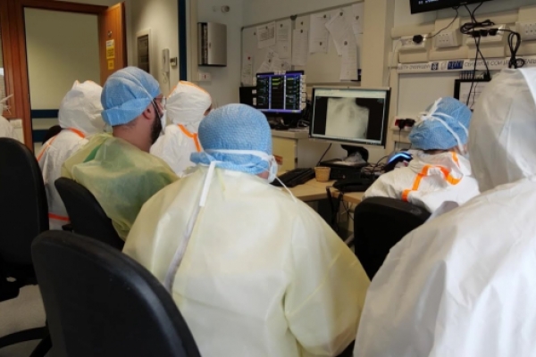 Coronavirus: Médicos católicos ante la pandemia