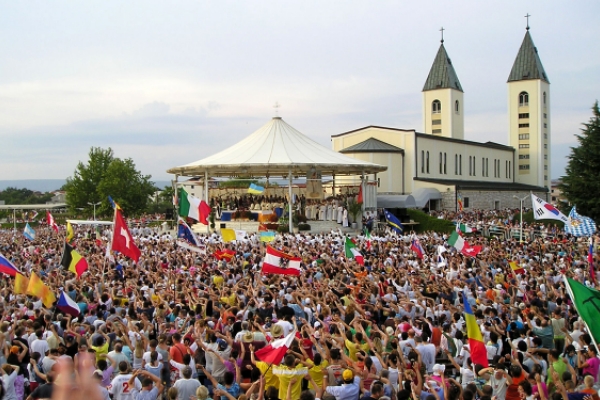 Medjugorje Cardenales y obispos asisten al Festival Internacional de la Juventud en Medjugorje
