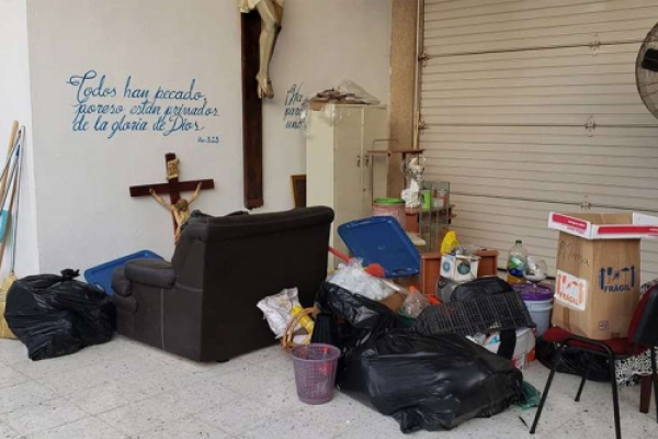 México: Saquean iglesia e intentan desalojar a párroco en medio de disputa legal México: Saquean iglesia e intentan desalojar a párroco en medio de disputa legal