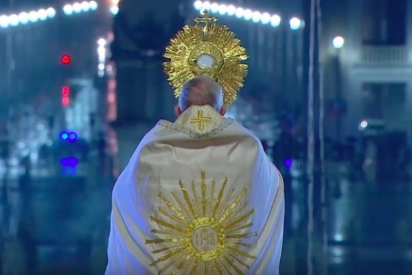 Histórica Bendición del Papa Francisco al mundo