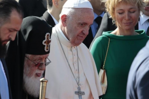 El Papa Francisco advierte que hay una guerra mundial contra el matrimonio El Papa Francisco advierte que hay una guerra mundial contra el matrimonio