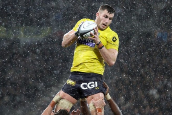 Paul Jedrasiak, de la selección francesa de rugby Paul Jedrasiak, de la selección francesa de rugby, estudia la Biblia cada mes en su Parroquia