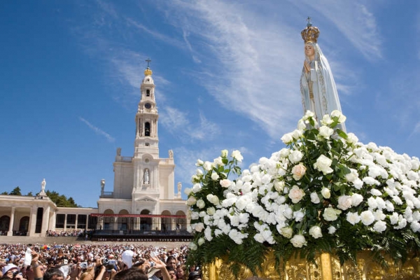 Santuario de Fátima 4 de Abril: encuentro mundial en Fátima con Rosario, Adoración y Consagración a María