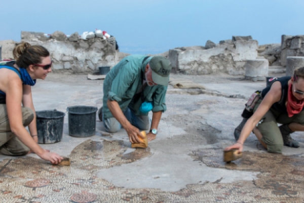 Un mosaico recién descubierto podría contener pistas sobre el milagro de los panes y los peces
