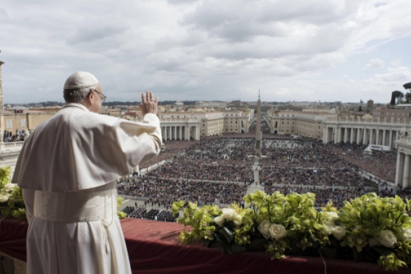 Urbi et Orbi: El Papa Francisco recuerda a los que son perseguidos a causa de su fe