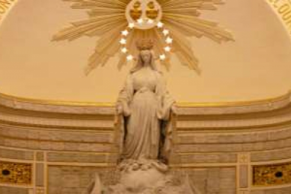 Lanzan novena por los 190 años de las apariciones de la Virgen de la Medalla Milagrosa