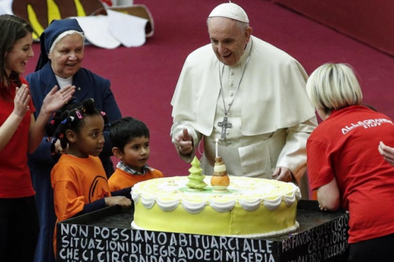 Feliz 82 cumpleaños Papa Francisco