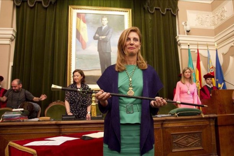 Amparo Marco psoe alcaldesa castellón de la plana El Ayuntamiento de Castellón de la Plana rectifica a medias tras señalizar iglesias cristianas con medias lunas