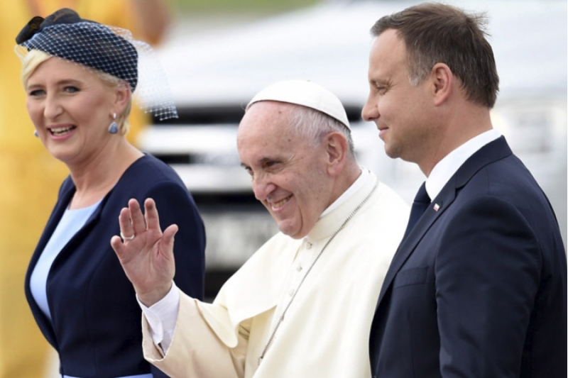 andrzrej duda Polonia prepara plebiscito para incluir más claramente los valores cristianos en la Constitución