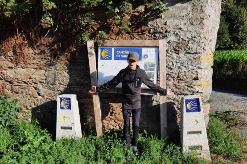 Álvaro con discapacidad hace el Camino de Santiago y el Papa le felicita