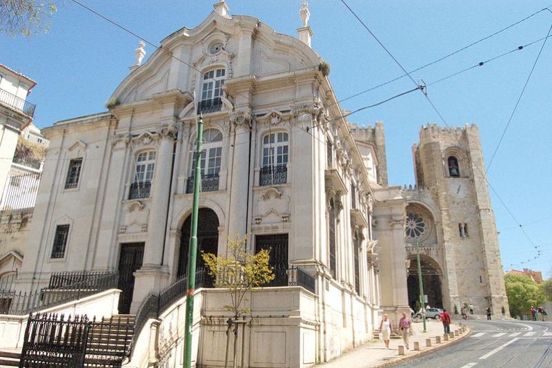 Iglesia de San Antonio de Lisboa 30 Misas de Difuntos junto a San Antonio en Lisboa