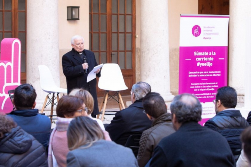 cardenal Cañizares #yoelijo El cardenal Cañizares llama a movilizarse contra la imposición de la ideología de género