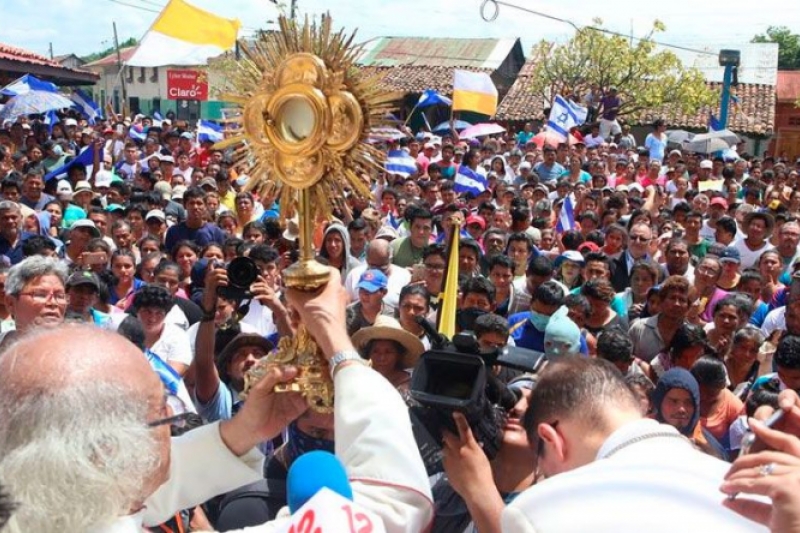 Nicaragua: El nuncio y los obispos detienen una nueva masacre Nicaragua: El nuncio y los obispos detienen una nueva masacre