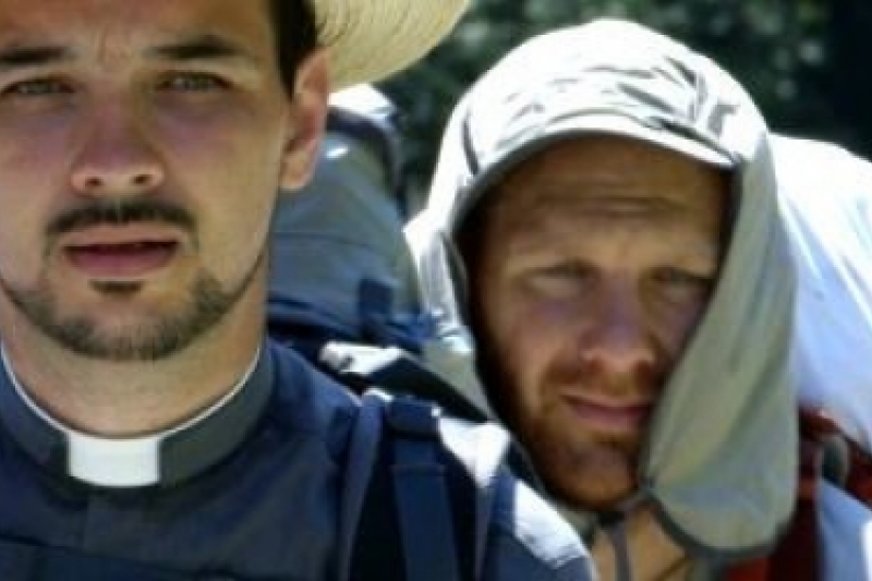 El cura caminante de la película Footprints, peregrinar te ayuda a entender la cruz y a madurar El cura caminante de la película Footprints, peregrinar te ayuda a entender la cruz y a madurar