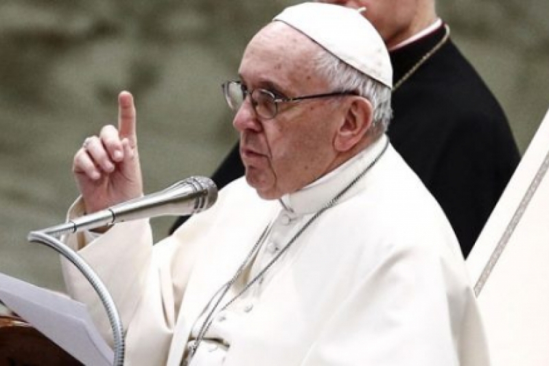 El Papa lamenta en la audiencia general que a los migrantes “no se les deja desembarcar en un puerto”.