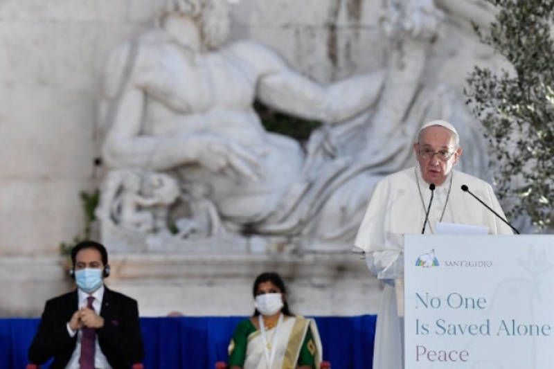Francisco: «Las religiones están al servicio de la paz y la fraternidad» Francisco: «Las religiones están al servicio de la paz y la fraternidad»