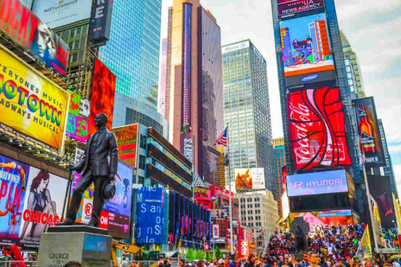 Times Square: Miles de personas contemplan en directo una ecografía en 4D