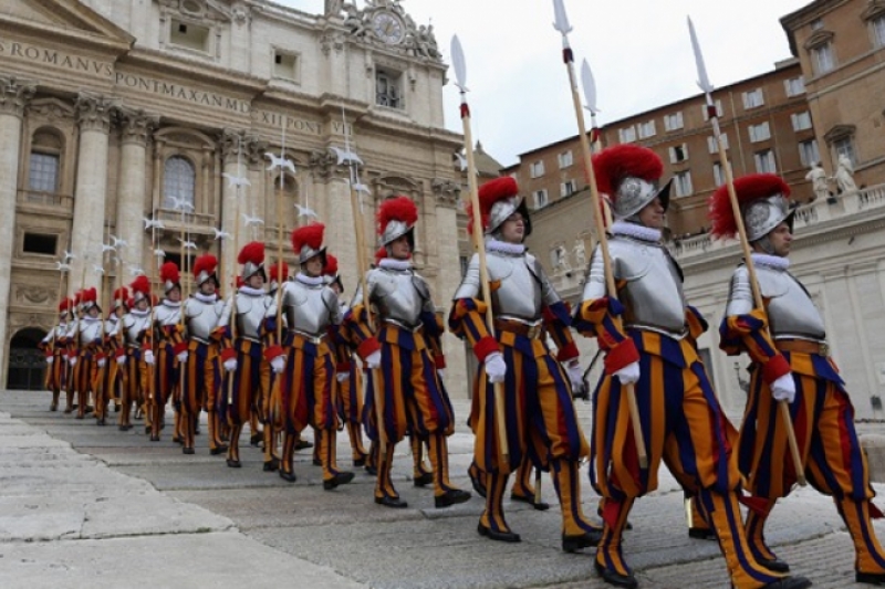 guardia_suiza.jpg guardia_suiza.jpg
