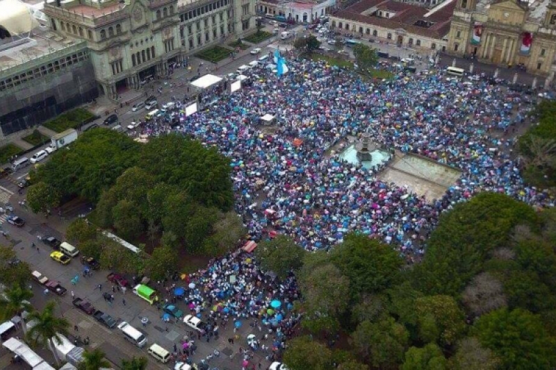 Marcha por la Vida y la Familia en Guatemala Éxito histórico de la marcha a favor de la vida y la familia en Guatemala
