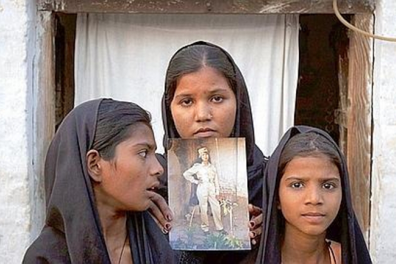 Islamistas disparan contra la casa de las hijas de Asia Bibi