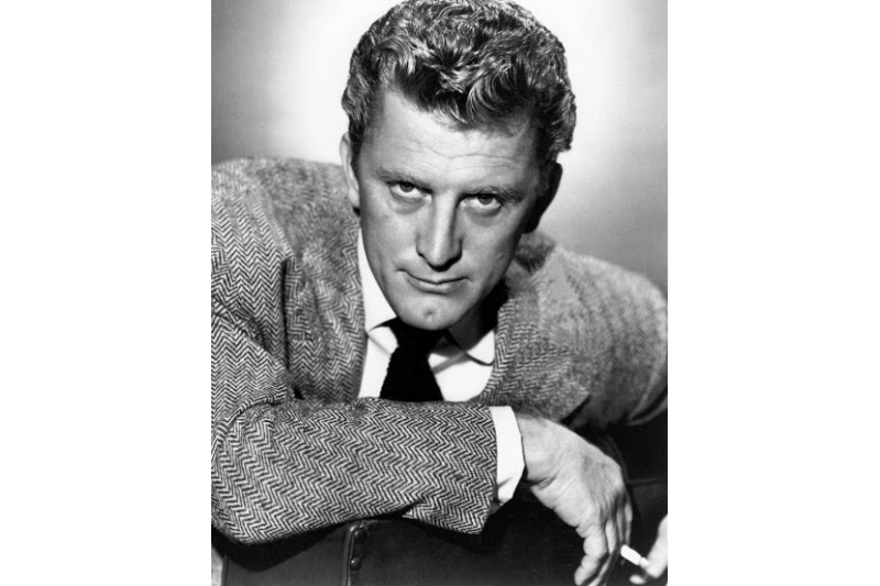 Kirk Douglas, desde los 70 se volvió a Dios