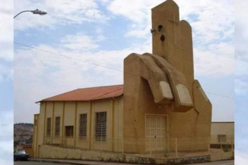 La Iglesia de São Benedito y el gesto de la Bendición de Cristo