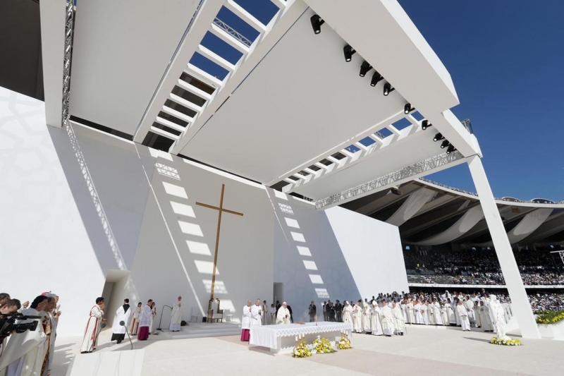 Primera misa pública en Abu Dhabi del Papa Francisco 