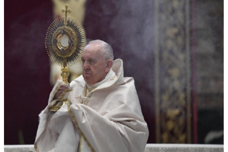 El Papa Francisco en la Misa del Corpus Christi El Papa Francisco en la Misa del Corpus Christi
