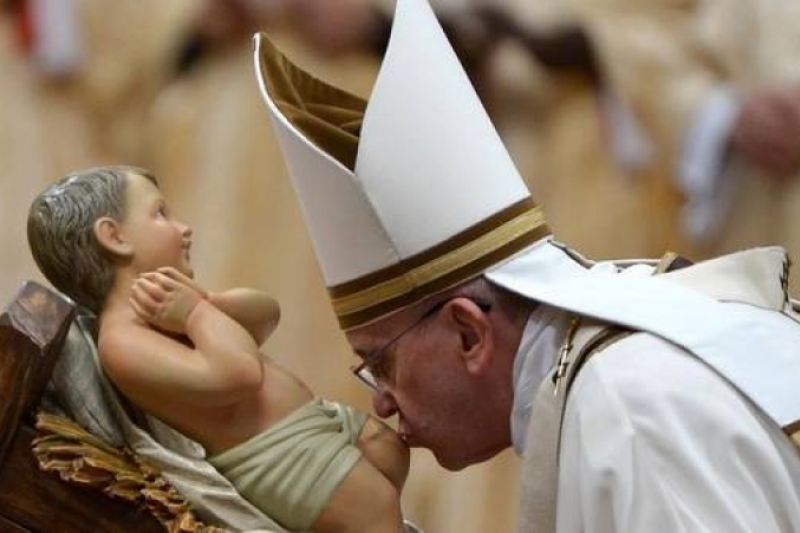 papa_francisco_besando_a_jesus.jpg papa_francisco_besando_a_jesus.jpg