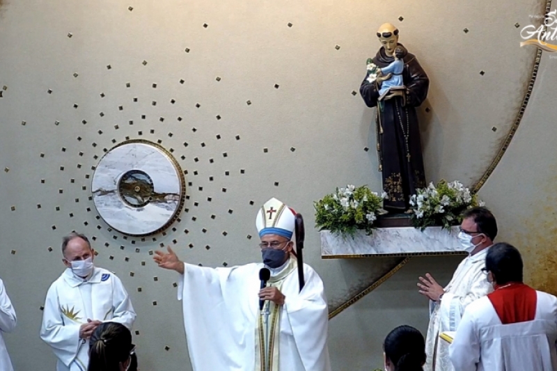 Parroquia de Brasil recibe reliquia de primer grado de San Antonio de Padua