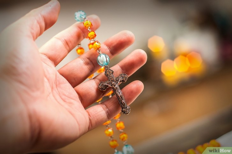 El Papa Francisco pide rezar cada día el Rosario durante el mes de Octubre El Papa Francisco pide rezar cada día el Rosario durante el mes de Octubre
