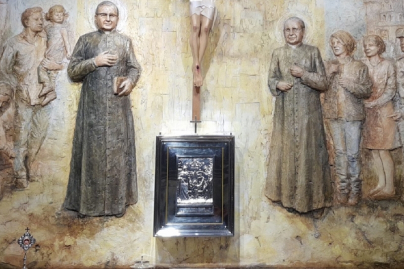 Sacerdote apuñalado en Alcorcón «Me defendí como Bruce Lee con clergyman» Sacerdote apuñalado en Alcorcón «Me defendí como Bruce Lee con clergyman»
