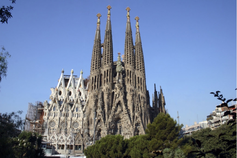 sagrada_familia_gaudi.jpg sagrada_familia_gaudi.jpg