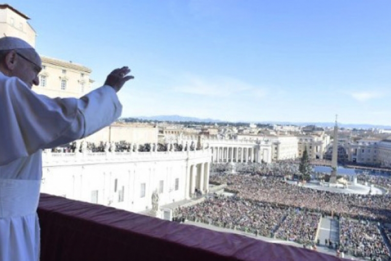 Mensaje navideño y Bendición “Urbi et Orbi” del Papa Francisco 