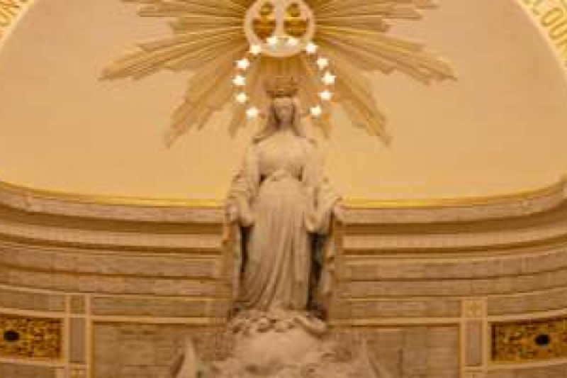 Lanzan novena por los 190 años de las apariciones de la Virgen de la Medalla Milagrosa Lanzan novena por los 190 años de las apariciones de la Virgen de la Medalla Milagrosa