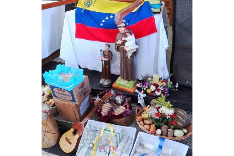 San Antonio de Padua Venezuela a los pies de San Antonio de Padua