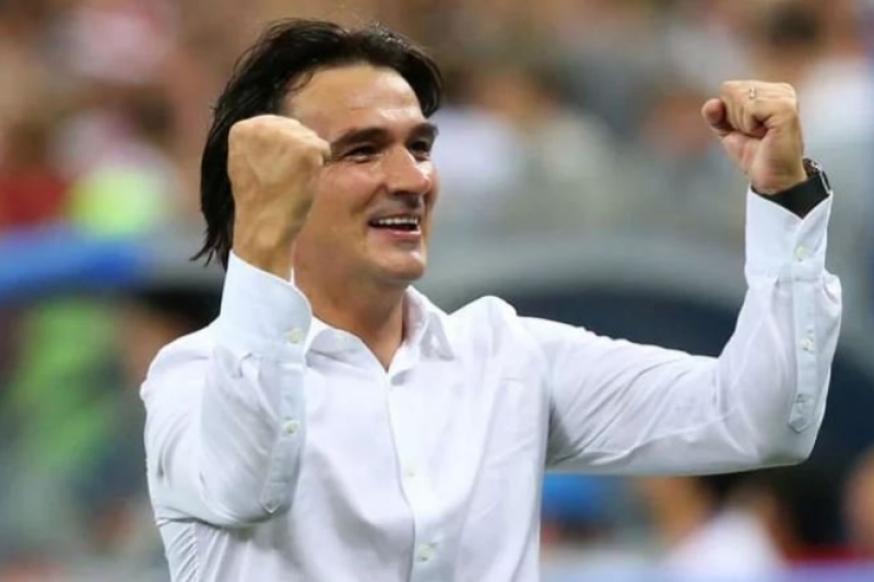 zlatko_dalic El entrenador de Croacia, Rosario en mano, lleva a su país a la final del Mundial